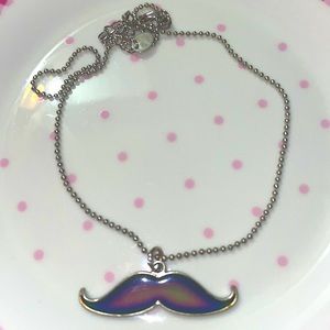 mustache necklace 🖤